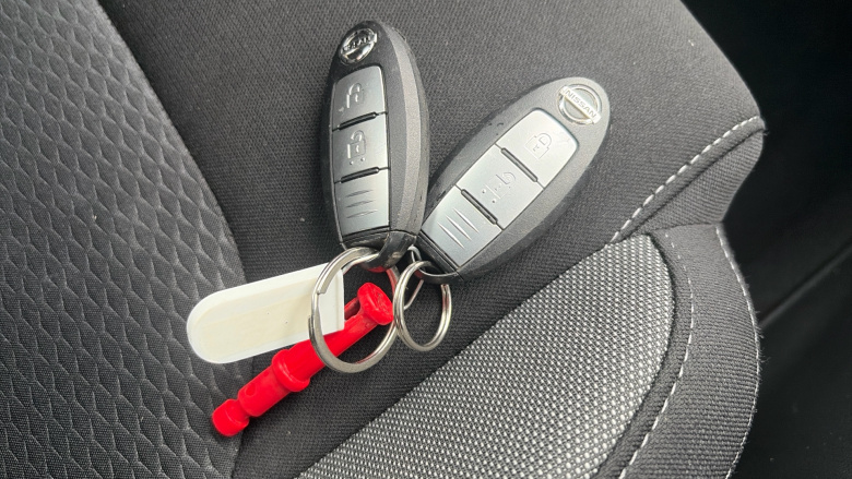 Nissan Qashqai 1.3 DiG-T N-Connecta 5dr Petrol Hatchback